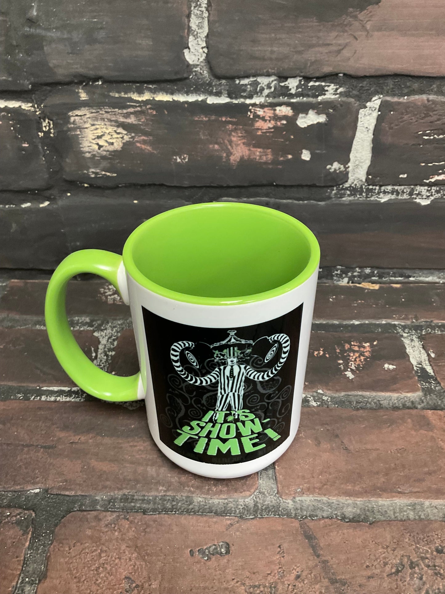 It’s Showtime Beetlejuice, Double sided Green inner & Handle 15oz dishwasher safe Coffee Mug Three Black Cats