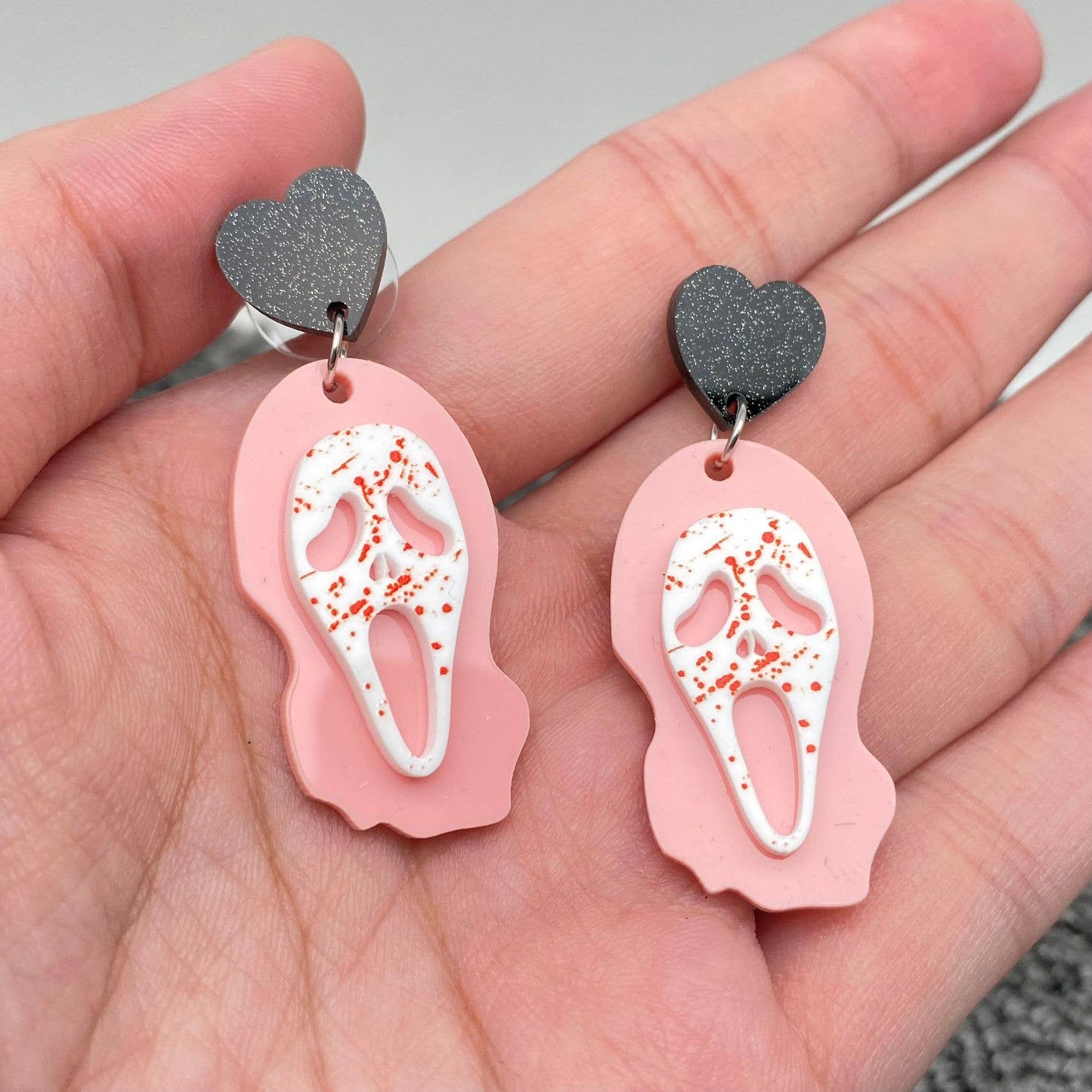 Halloween Acrylic Pink Scream Black Heart Post Earrings: Style A