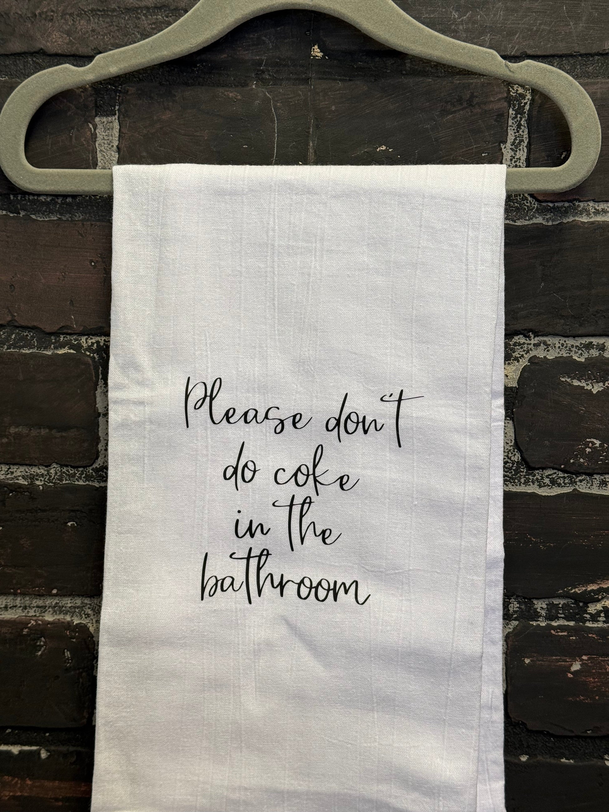 Please don't do coke in the bathroom, Hand towel Three Black Cats