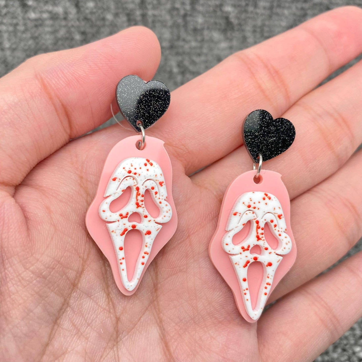 Halloween Acrylic Pink Scream Black Heart Post Earrings: Style A