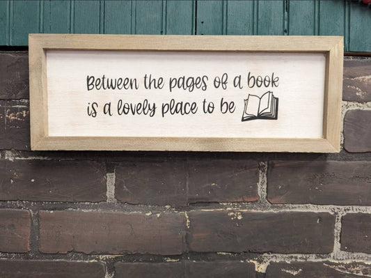 Between the pages of a book is lovely place to be, Wall Art Three Black Cats