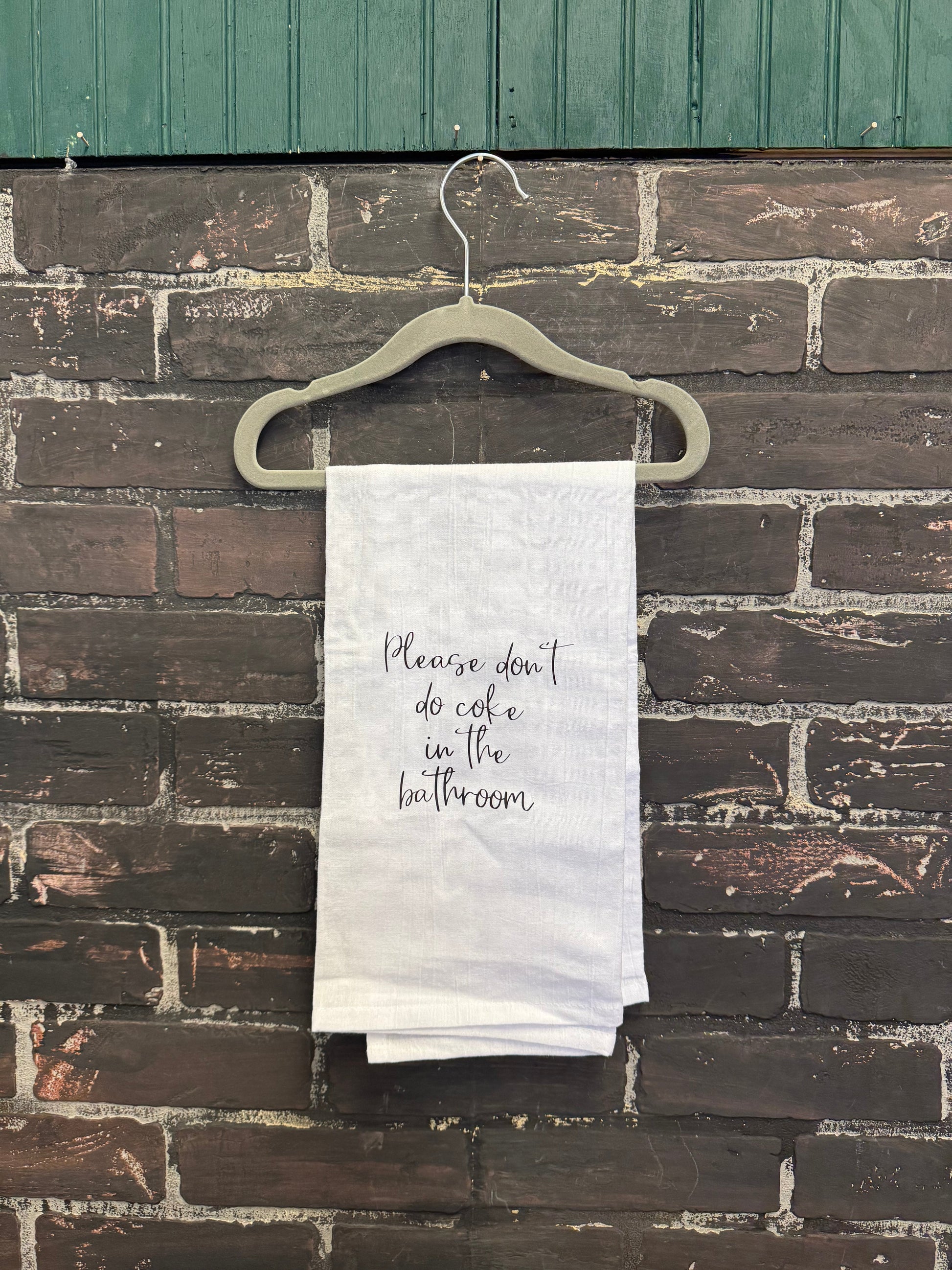 Please don't do coke in the bathroom, Hand towel Three Black Cats